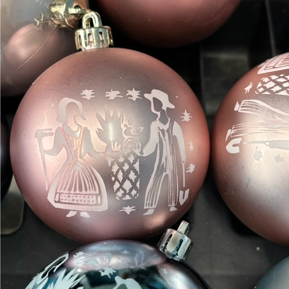 Pyrex inspired Amish Butter print Ornaments This is for 1 ornament blue or‎ pink